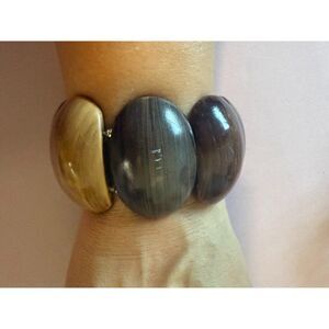 Tan and brown with large oval-shaped links stretch bracelet